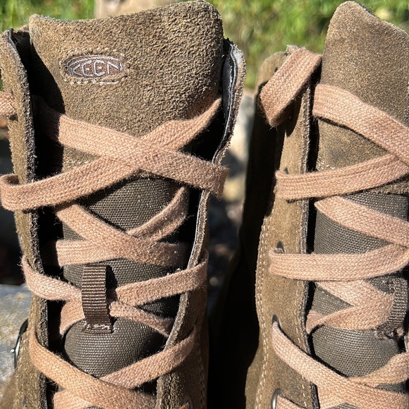 EUC Keen olive suede tie boots EU 39.5 US 9 - Picture 9 of 13